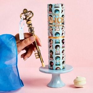 Alice In Wonderland "Key To Wonderland" Brush